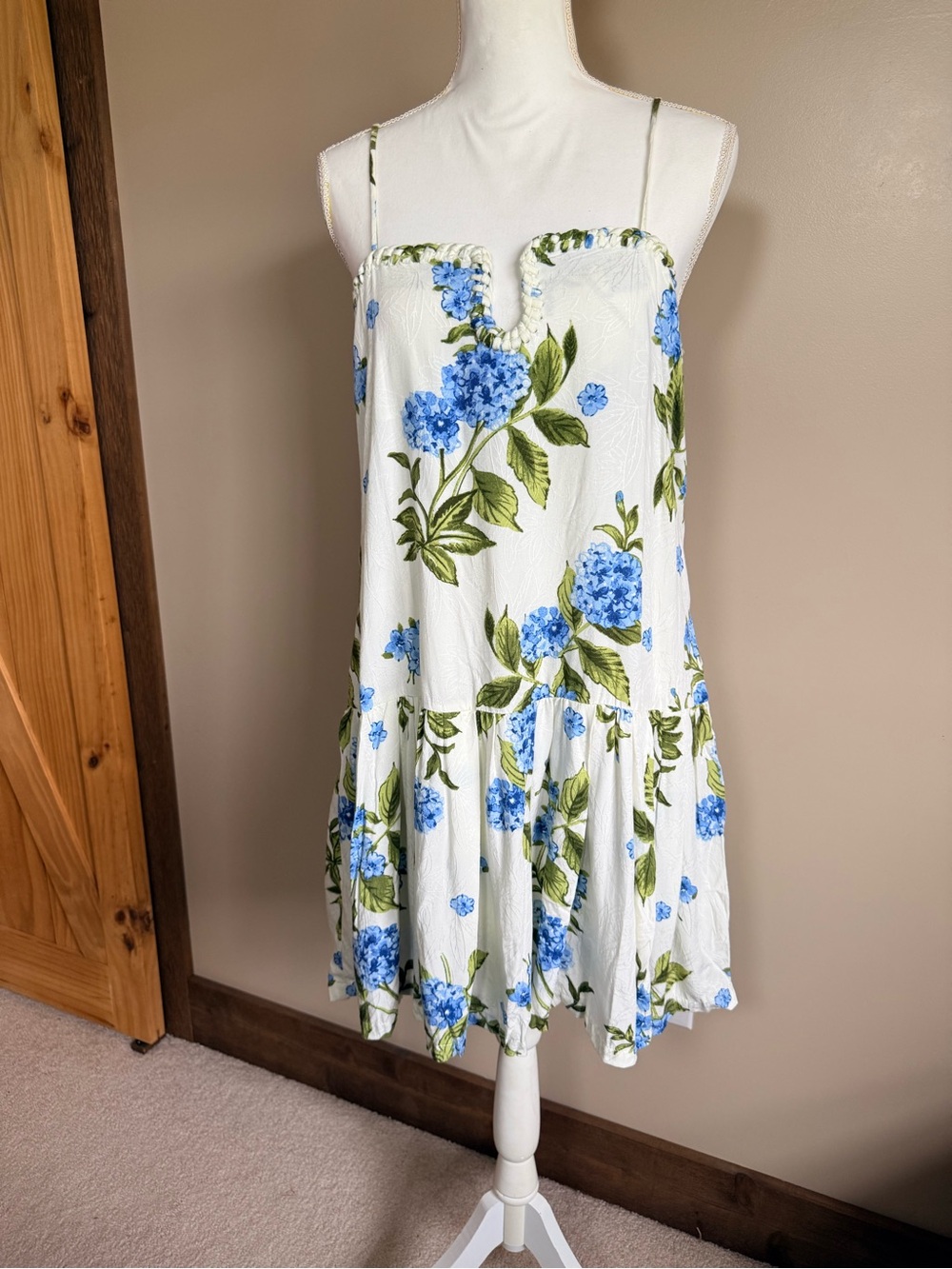 TCEC White Sundress with Blue Floral Hydrangea Print